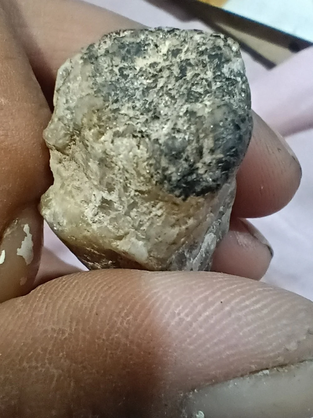 Natural White and Tan Quartz Decorative Rock for Reptile Habitats